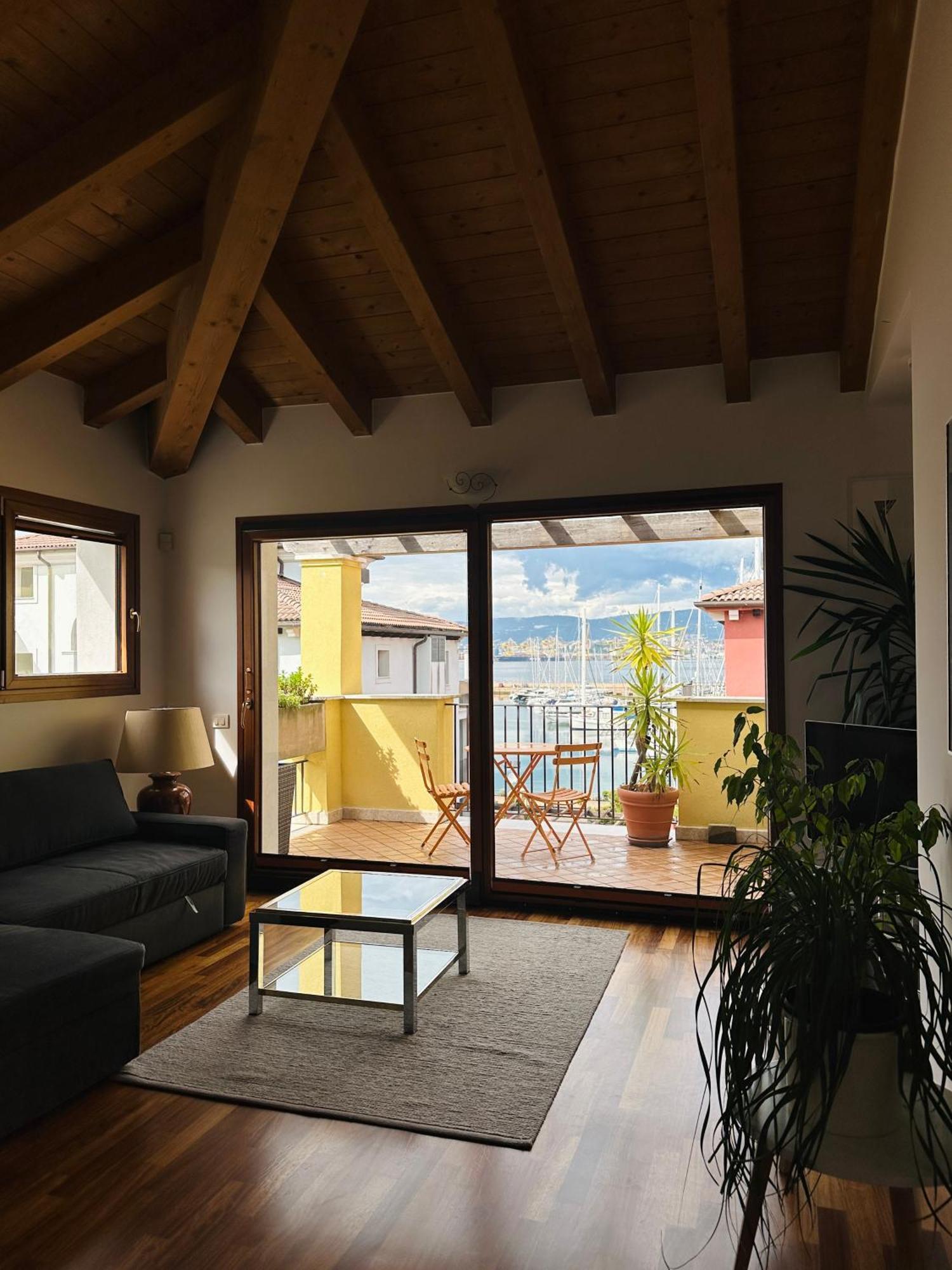 Apartment Claudia Múggia Kültér fotó